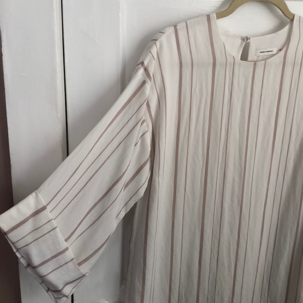 White and pink long sleeve mini